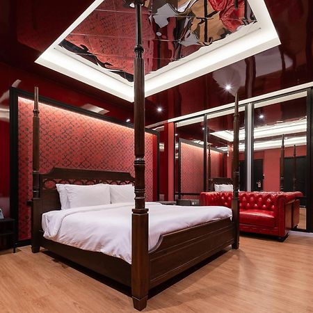 G Boutique Silom Hotel Bangkok Luaran gambar