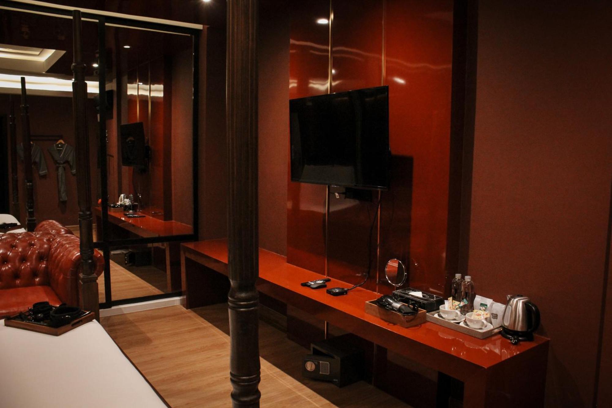 G Boutique Silom Hotel Bangkok Luaran gambar